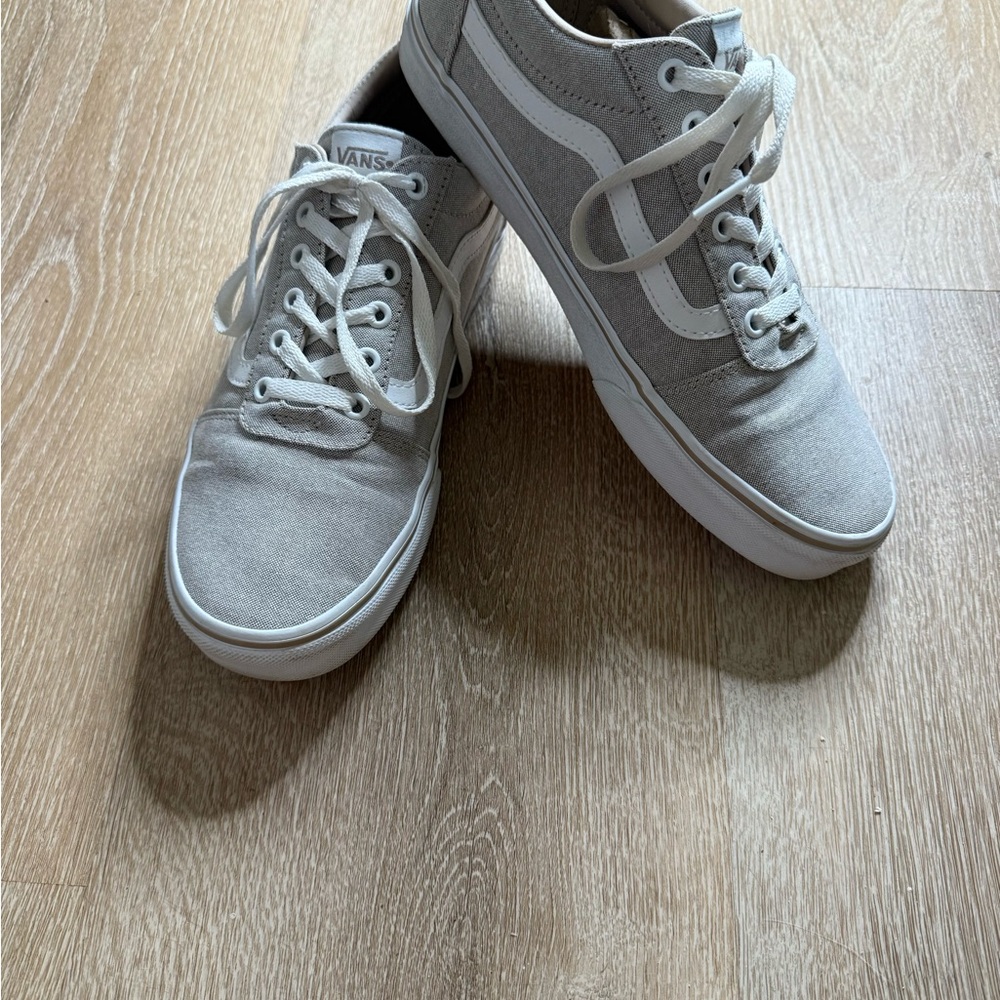 Women’s Vans Ward Lo Sneakers - size 11